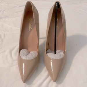 New with box Taupe high heels, size 8